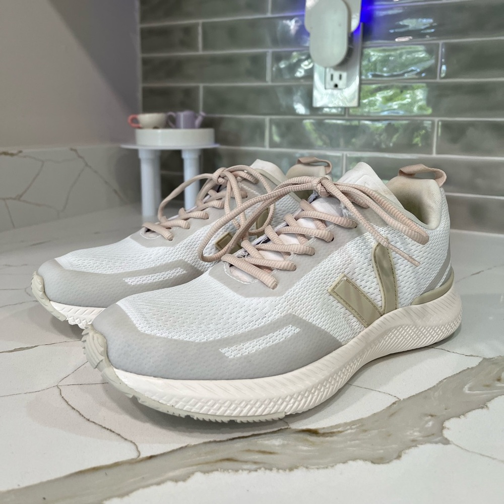 VEJA IMPALA ENGINEERED-MESH . Women’s Size 8 Color Eggshell/Pierre
